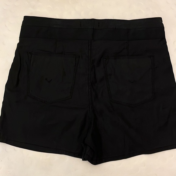 HUDSON JEANS Women's Black Paper
Bag Shorts - Size 27 - NWOT - Picture 4 of 10
